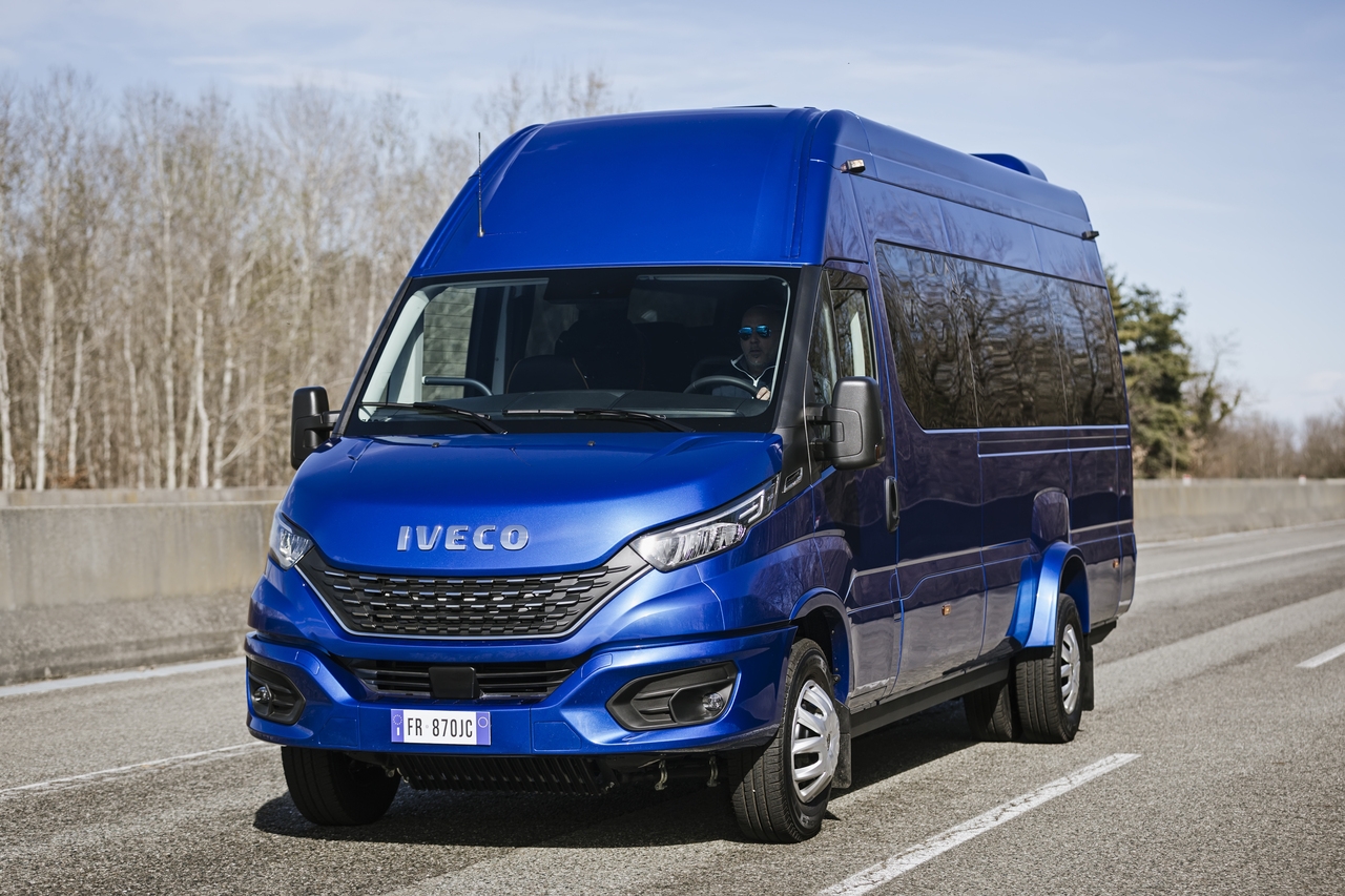 Imagem 1 Iveco Daily Minibus 3.0 45-170 Minibus Turismo Exec 3520 45-160 3520l - 2024