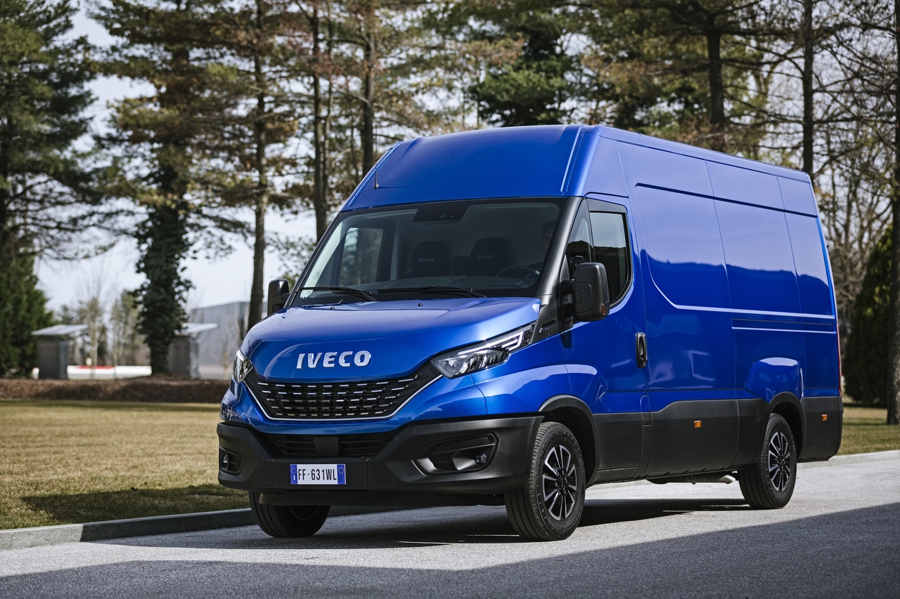 Imagem 5 Iveco Daily Minibus 3.0 45-170 Minibus Turismo Exec 3520 45-160 3520l - 2024