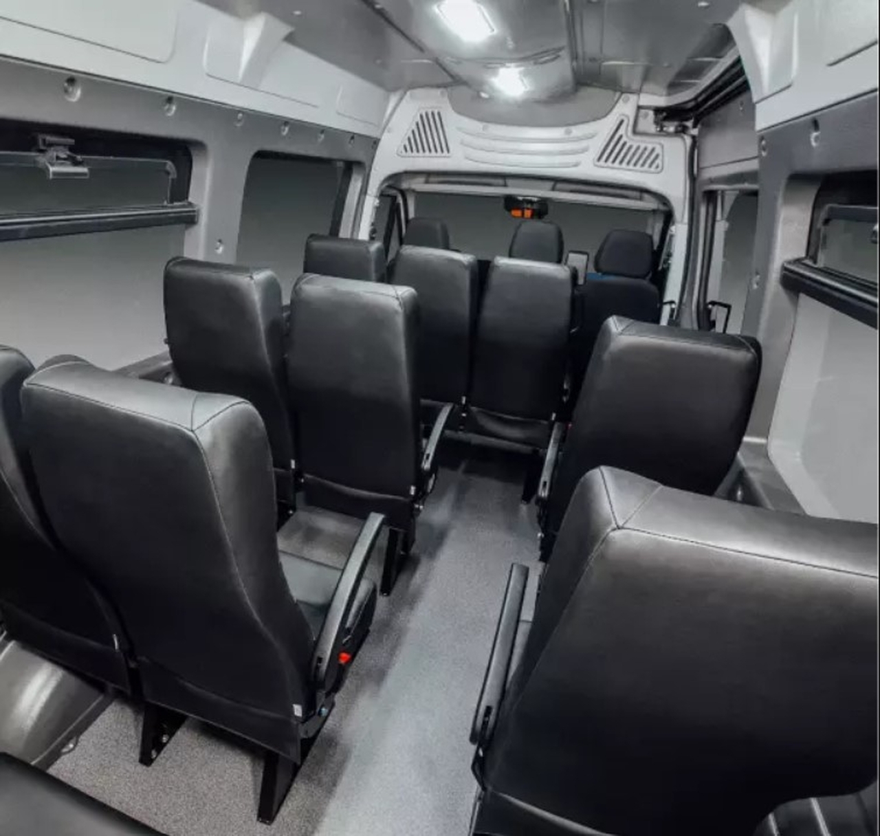 Imagem 10 Iveco Daily Minibus 3.0 45-170 Minibus Turismo Exec 3520 45-160 3520l - 2024
