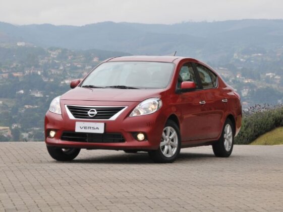 NISSAN Versa 1.6 16V SL 2012