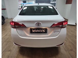 Foto 3 - Toyota Yaris Sedan Yaris Sedan 1.5 XL CVT automático