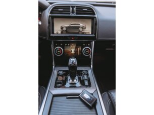 Foto 9 - Jaguar XE XE 2.0 R-Dynamic S automático