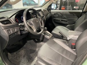 Foto 9 - Mitsubishi L200 Triton L200 Triton Savana 2.4 D 4WD (Aut) automático