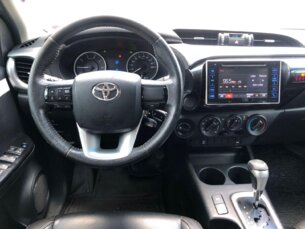Foto 10 - Toyota Hilux Cabine Dupla Hilux 2.8 TDI SR CD 4x4 (Aut) automático