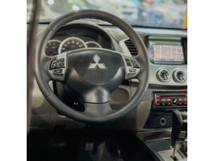 Foto 5 - Mitsubishi L200 Triton L200 Triton 3.5 V6 HPE 4WD (Flex) (Aut) manual