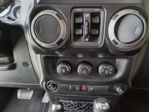 Foto 8 - Jeep Wrangler Wrangler 3.6 V6 Unlimited Sport 4WD automático
