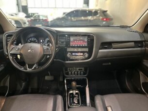 Foto 6 - Mitsubishi Outlander Outlander 2.0 Comfort Pack 7L CVT automático