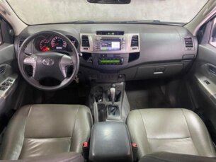 Foto 3 - Toyota Hilux Cabine Dupla Hilux 3.0 TDI 4x4 CD SRV automático