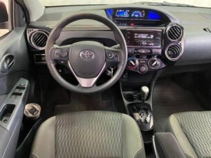 Foto 4 - Toyota Etios Hatch Etios XS 1.5 (Flex) (Aut) manual
