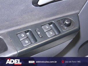 Foto 6 - Volkswagen Fox Fox 1.0 TEC (Flex) 4p manual