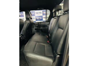Foto 10 - Toyota Hilux Cabine Dupla Hilux 2.8 TDI CD SRX 4x4 (Aut) automático