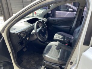 Foto 5 - Toyota Etios Hatch Etios Platinum 1.5 (Flex) (Aut) automático