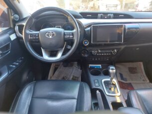 Foto 10 - Toyota Hilux Cabine Dupla Hilux 2.8 TDI SR CD 4x4 (Aut) automático