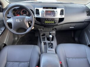 Foto 5 - Toyota Hilux Cabine Dupla Hilux 3.0 TDI 4x4 CD SRV automático