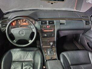 Foto 8 - Mercedes-Benz Classe E E 320 Elegance automático