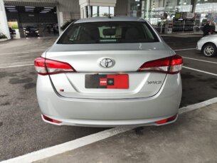Foto 5 - Toyota Yaris Hatch Yaris 1.5 XL CVT automático