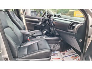 Foto 9 - Toyota Hilux Cabine Dupla Hilux 2.8 TDI SRV CD 4x4 (Aut) automático