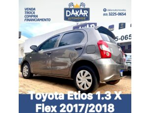 Foto 4 - Toyota Etios Hatch Etios X 1.3 (Flex) (Aut) manual