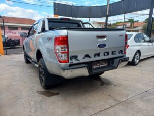 Foto 2 - Ford Ranger (Cabine Dupla) Ranger 3.2 TD 4x4 CD XLT automático