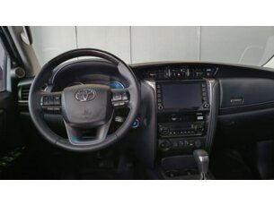 Foto 2 - Toyota Hilux Cabine Dupla Hilux CD 2.8 TDI SRX 4WD automático