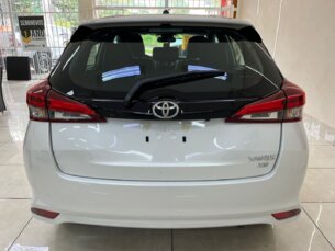 Foto 4 - Toyota Yaris Hatch Yaris 1.5 XS CVT automático