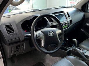 Foto 7 - Toyota Hilux Cabine Dupla Hilux 3.0 TDI 4x4 CD STD automático