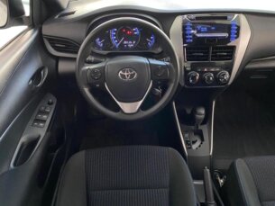 Foto 3 - Toyota Yaris Hatch Yaris 1.3 XL Live automático