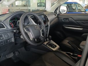 Foto 8 - Mitsubishi L200 Triton L200 Triton Sport 2.4 D HPE 4WD (Aut) automático