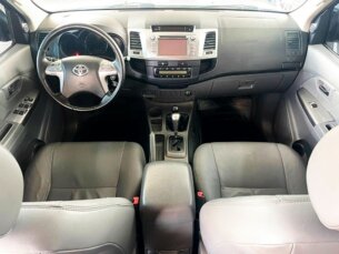 Foto 6 - Toyota Hilux Cabine Dupla Hilux 3.0 TDI 4x4 CD SRV (Aut) automático