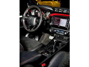 Foto 10 - Toyota Hilux Cabine Dupla Hilux CD 2.8 TDI GR-S 4WD (Aut) automático