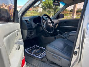 Foto 7 - Toyota Hilux Cabine Dupla Hilux 3.0 TDI 4x4 CD SRV (Aut) automático