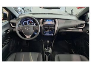Foto 3 - Toyota Yaris Hatch Yaris 1.5 XLS CVT automático
