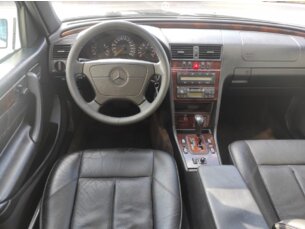 Foto 5 - Mercedes-Benz Classe C C 240 Elegance automático
