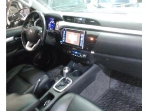 Foto 3 - Toyota Hilux Cabine Dupla Hilux 2.8 TDI SRX CD 4x4 (Aut) automático