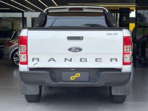 Foto 4 - Ford Ranger (Cabine Dupla) Ranger 3.2 TD XLS CD Auto 4x4 manual