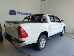Foto 2 - Toyota Hilux Cabine Dupla Hilux 2.7 CD SR (Aut) automático
