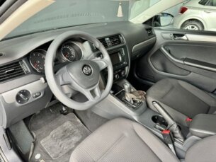 Foto 5 - Volkswagen Jetta Jetta 1.4 TSI Trendline Tiptronic automático
