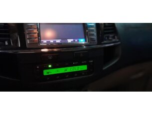 Foto 9 - Toyota Hilux Cabine Dupla Hilux 3.0 TDI 4x4 CD SR automático