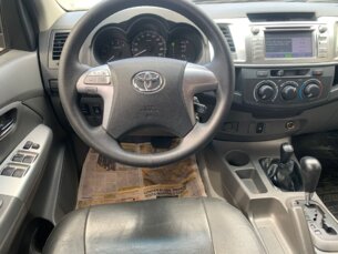 Foto 10 - Toyota Hilux Cabine Dupla Hilux 3.0 TDI 4x4 CD SR (Aut) automático