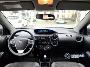 Foto 2 - Toyota Etios Hatch Etios XS 1.5 (Flex) (Aut) automático