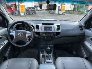 Foto 9 - Toyota Hilux Cabine Dupla Hilux 3.0 TDI 4x4 CD STD automático