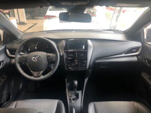 Foto 7 - Toyota Yaris Hatch Yaris 1.5 XS CVT automático