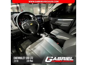 Foto 2 - Chevrolet S10 Cabine Dupla S10 2.5 ECOTEC SIDI LTZ 4WD (Cabine Dupla) (Aut) automático