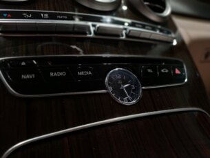 Foto 10 - Mercedes-Benz Classe C C 180 Exclusive FlexFuel automático