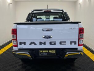Foto 7 - Ford Ranger (Cabine Dupla) Ranger 3.2 CD XLT 4WD (Aut) automático
