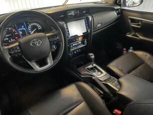 Foto 8 - Toyota Hilux Cabine Dupla Hilux CD 2.8 TDI SRX 4WD (Aut) automático