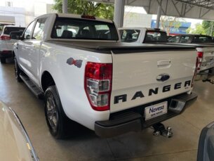 Foto 3 - Ford Ranger (Cabine Dupla) Ranger 2.2 CD XLS (Aut) automático