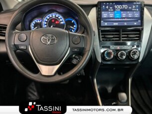 Foto 6 - Toyota Yaris Hatch Yaris 1.3 XL CVT (Flex) manual