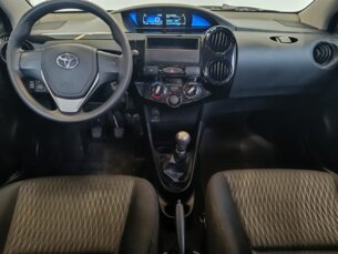 Foto 6 - Toyota Etios Hatch Etios X 1.3 (Flex) (Aut) manual