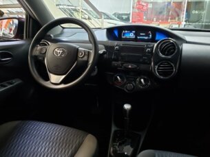 Foto 9 - Toyota Etios Hatch Etios XS 1.5 (Flex) automático